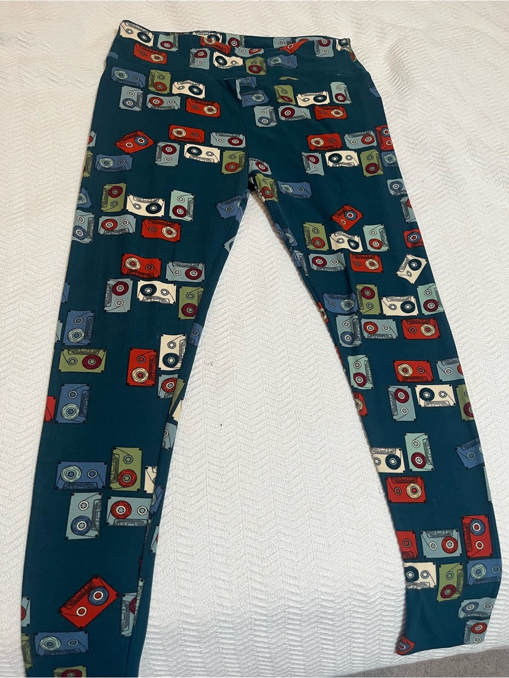 Ladies TC LuLaRoe cassette leggings 80’s